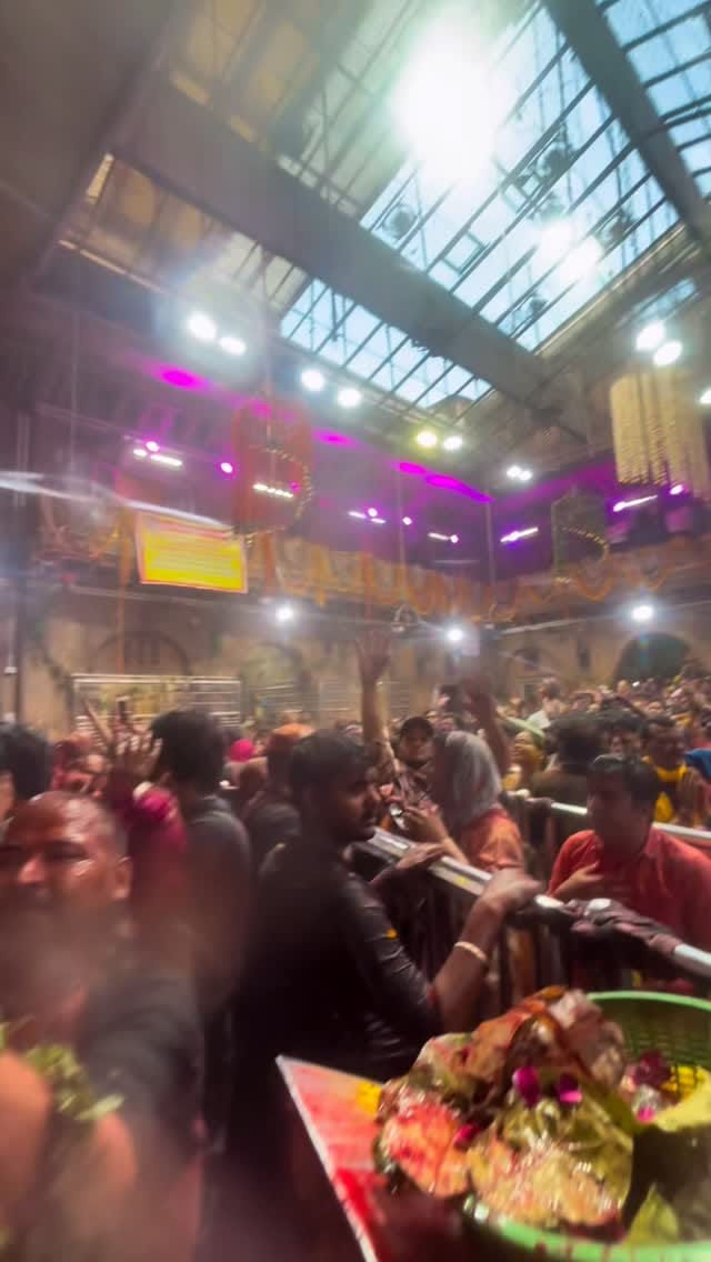Post 7 by BANKE BIHARI  MANDIR VRINDAVAN on Instagram (video)