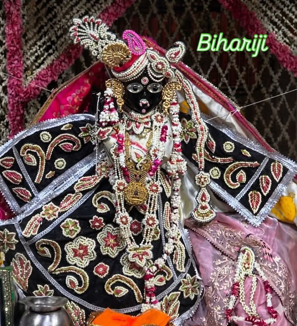 Post 1 by BANKE BIHARI  MANDIR VRINDAVAN on Instagram (image)