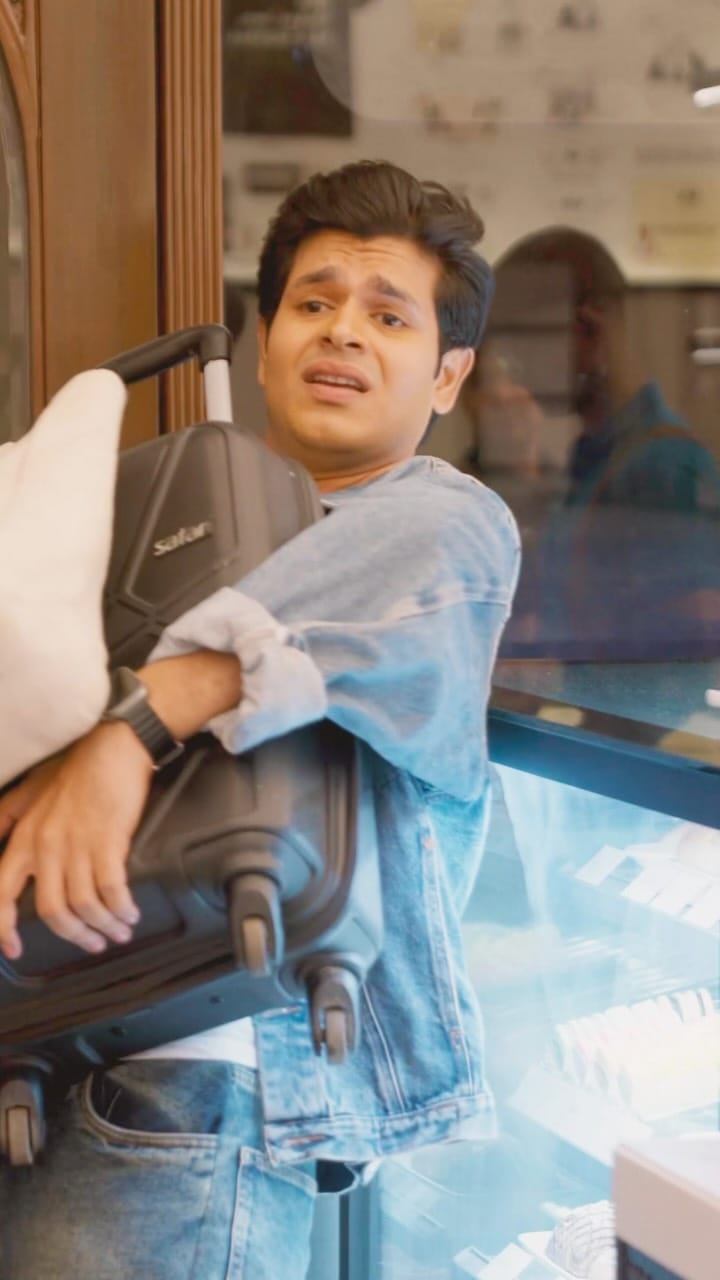 Post 3 by Aniket Chauhan on Instagram (video)