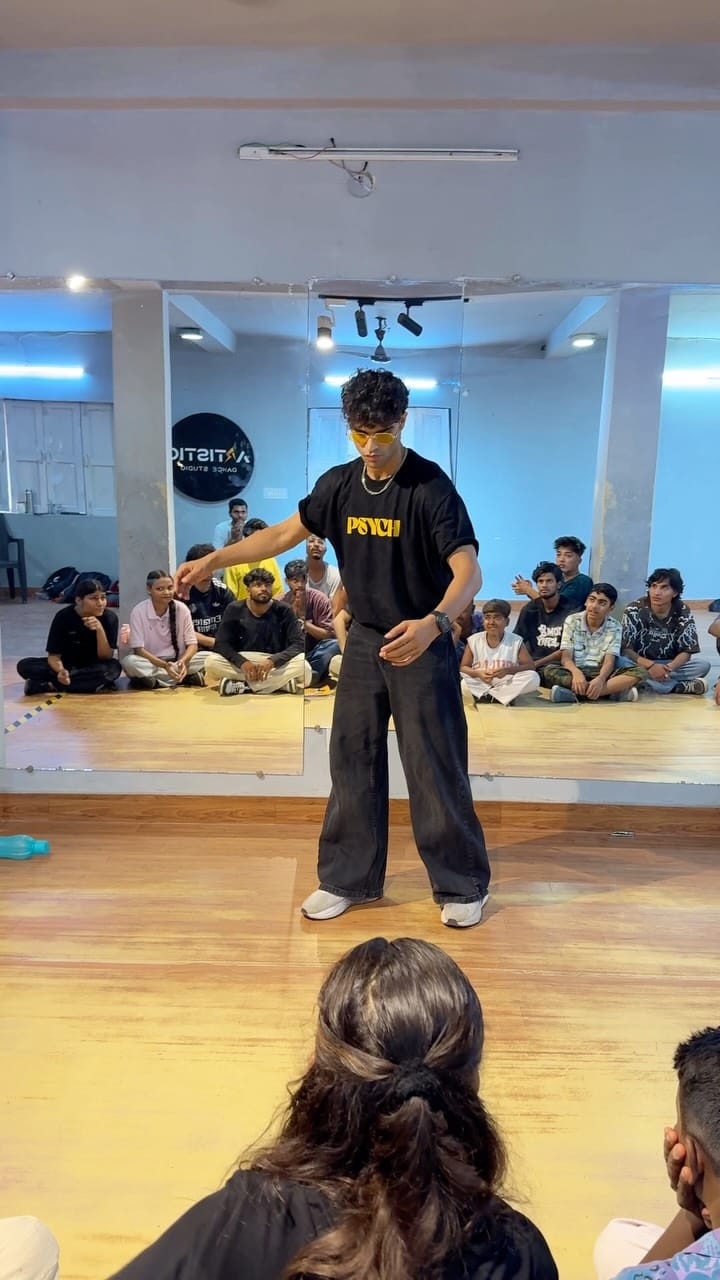 Post 4 by Achal Bhatnagar on Instagram (video)