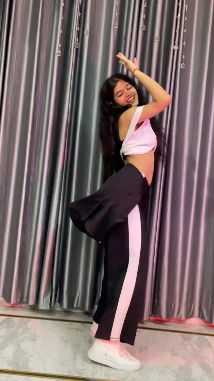 Post 8 by Khushi garg on Instagram (video)