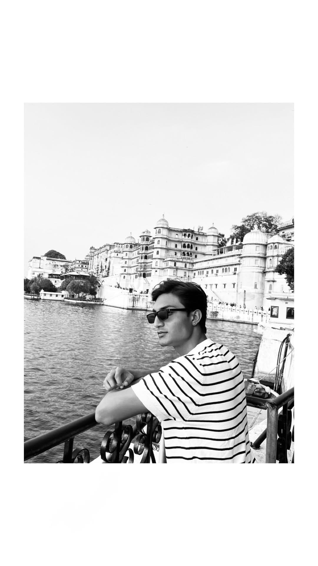 Post 6 by Hemant Gahlot on Instagram (video)