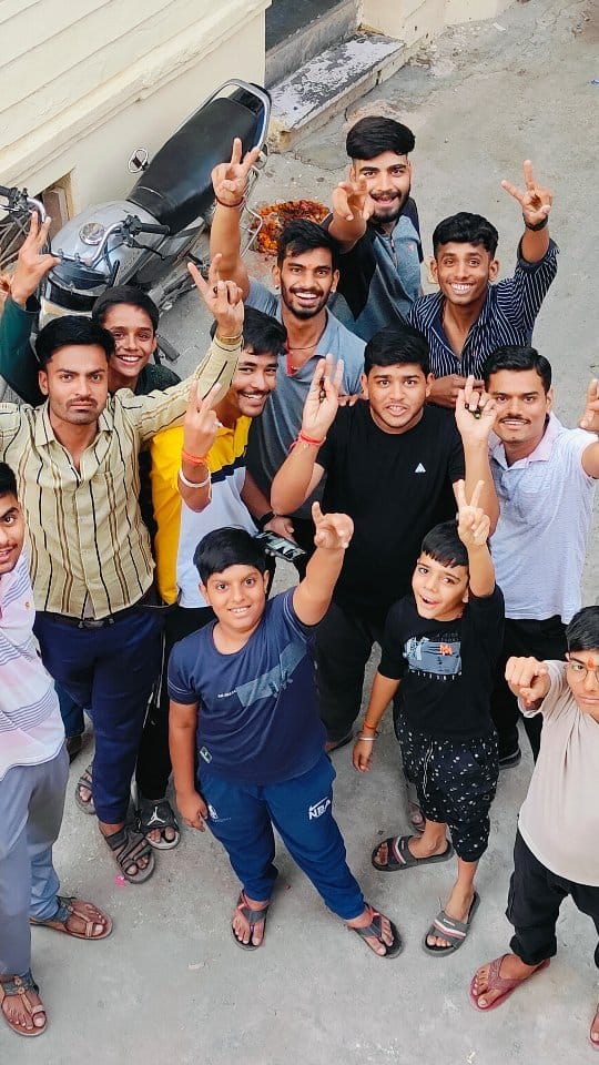 Post 2 by VIVEK PAREEK on Instagram (video)