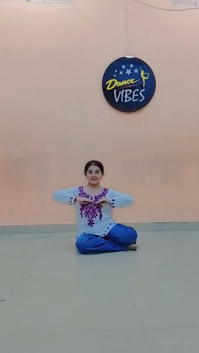 Post 4 by dance vibes on Instagram (video)