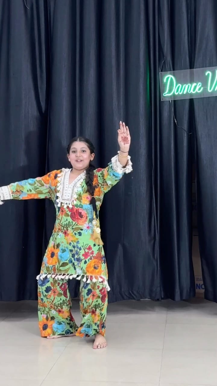Post 5 by dance vibes on Instagram (video)
