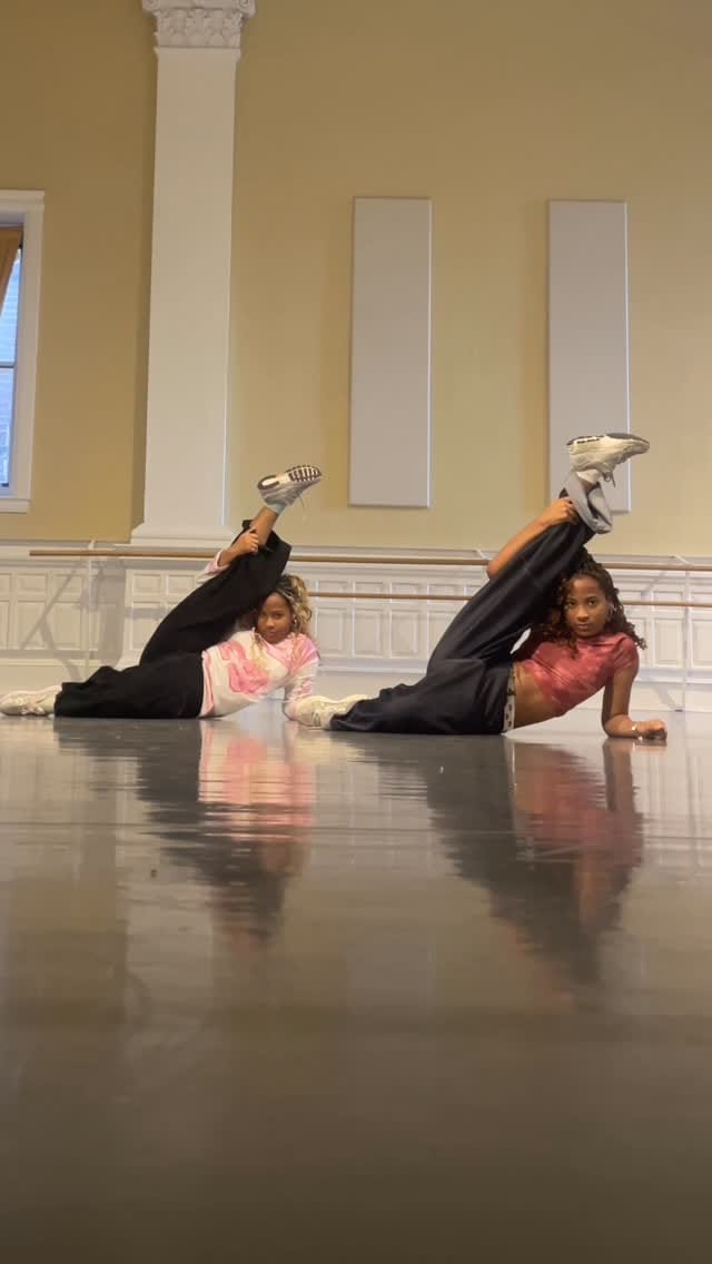 Post 3 by Twins on Instagram (video)