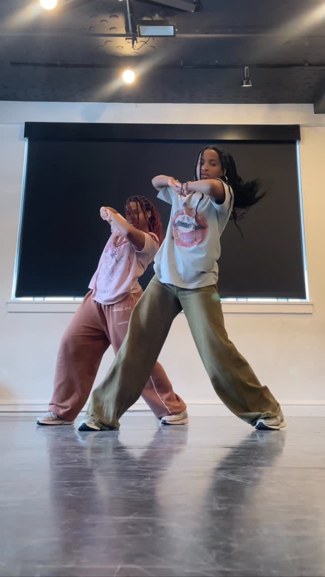 Post 7 by Twins on Instagram (video)