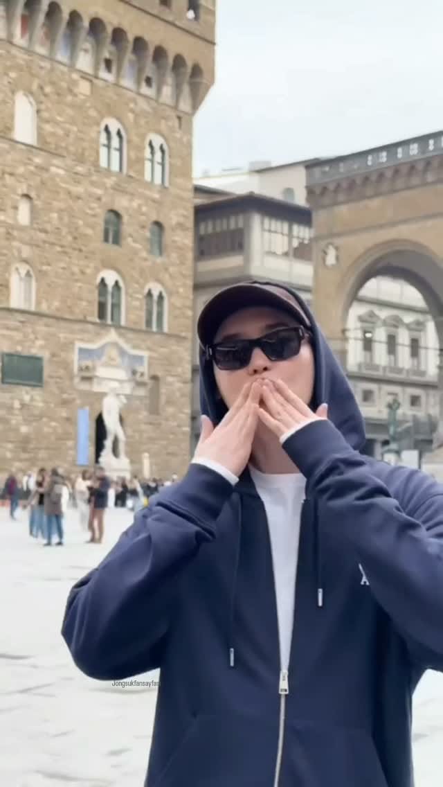 Post 1 by jongsukfansayfasi on Instagram (video)