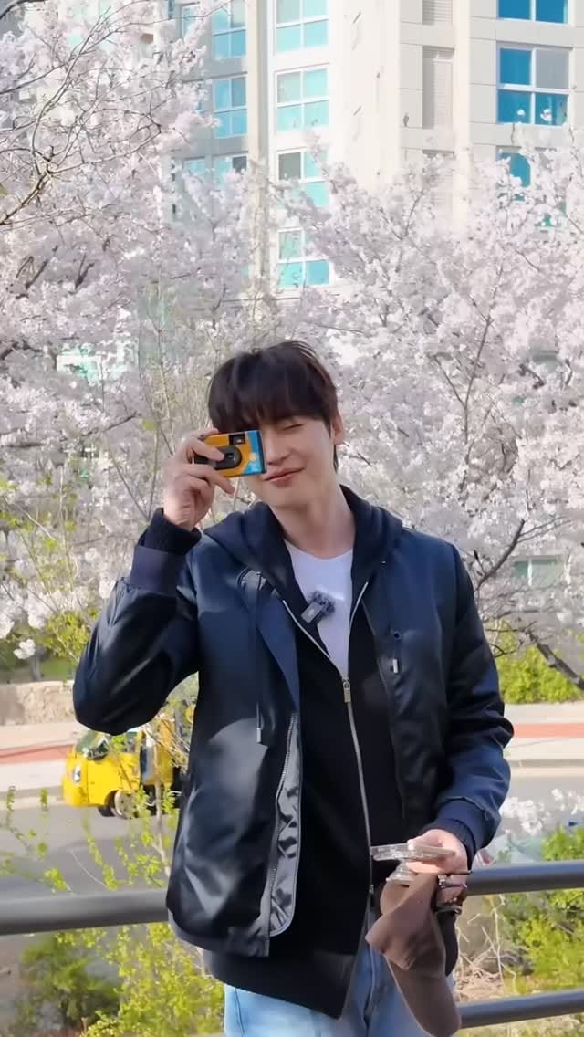 Post 10 by jongsukfansayfasi on Instagram (video)