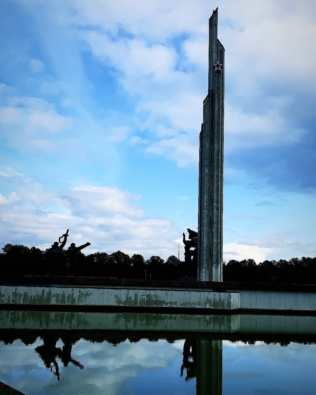 Post 5 by Letonya Rehberi on Instagram (image)