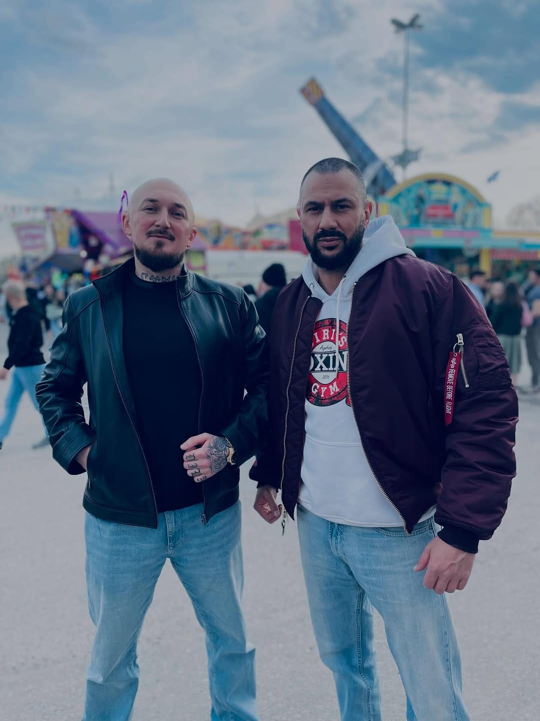 Post 1 by 2Ra EscobaR on Instagram (carousel)