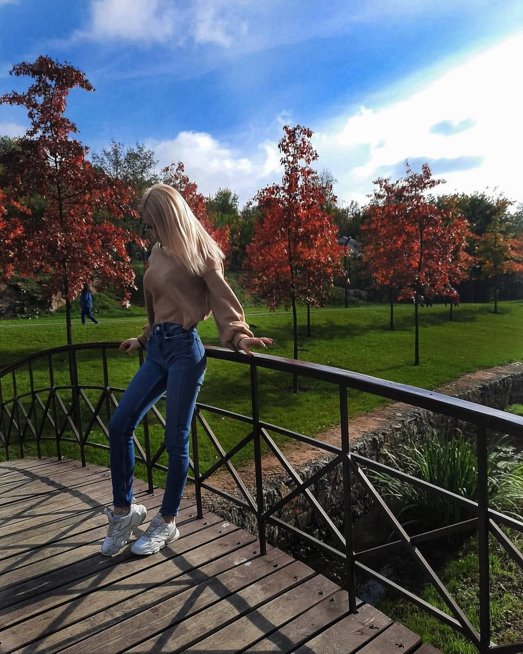 Post 8 by sefequrbanova on Instagram (image)