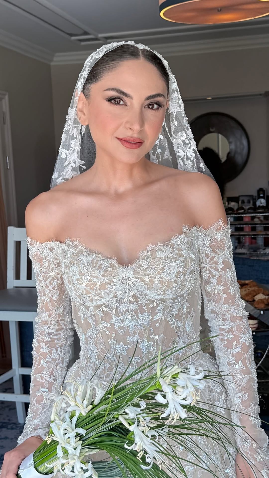 Post 3 by Makeup Artist  İSTANBUL AFRA on Instagram (video)