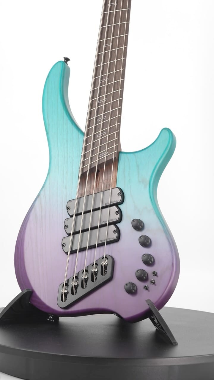Post 4 by Dingwall Guitars on Instagram (video)
