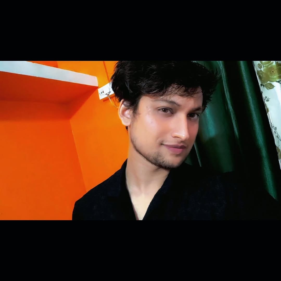 Post 8 by Akash Sharma✨ on Instagram (carousel)