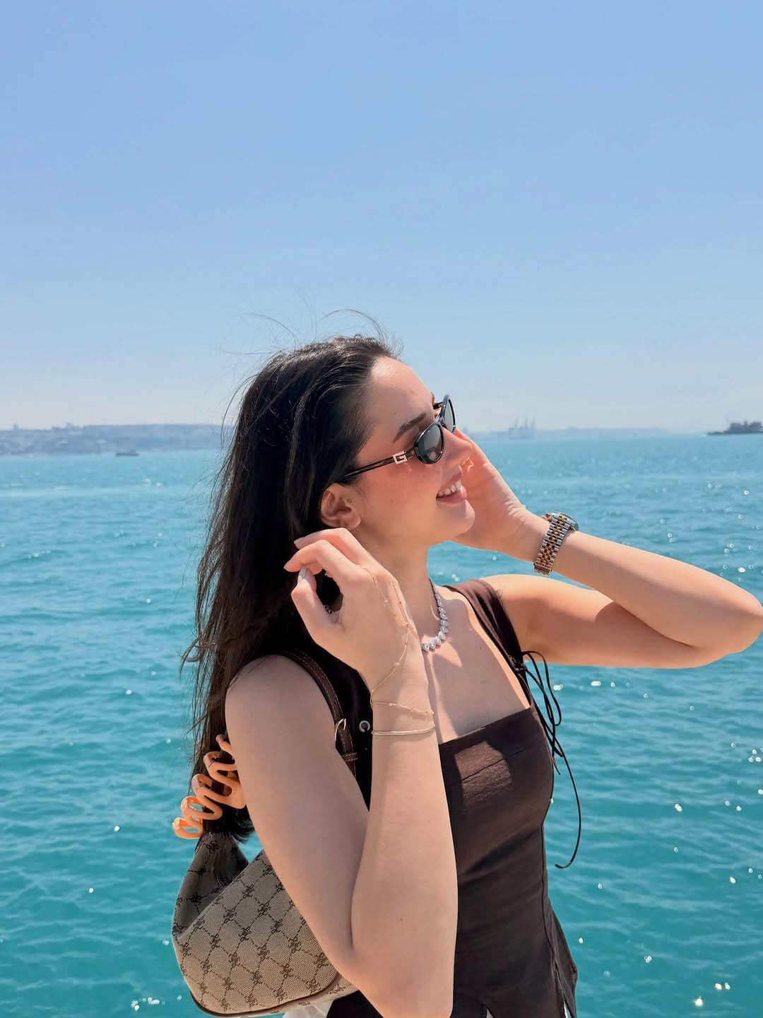 Post 3 by İrem Velioğlu on Instagram (carousel)
