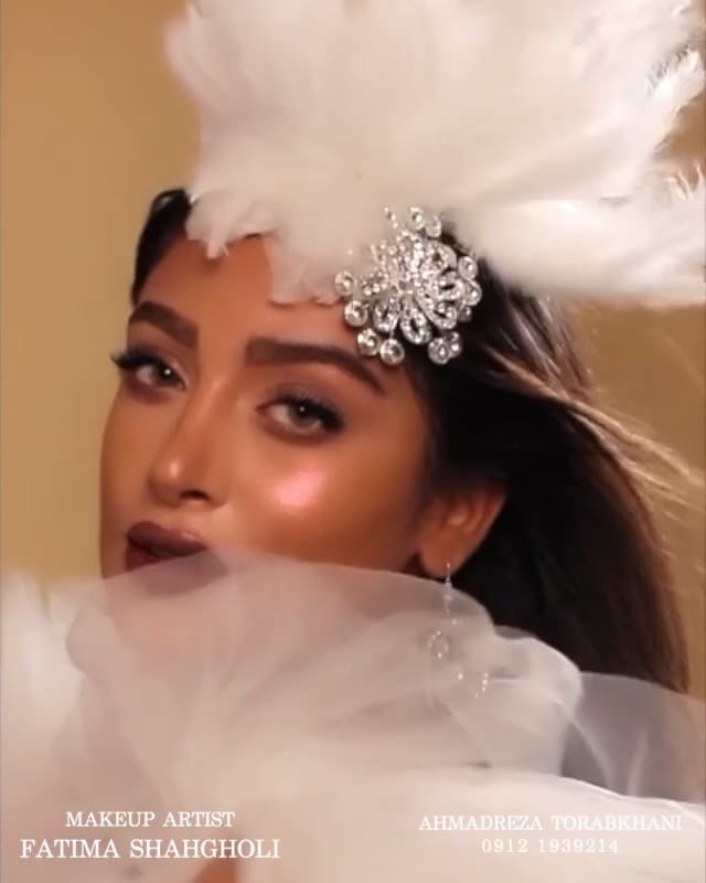 Post 5 by میکاپ و عروس سالن لیا(هولیا) Liya Salon on Instagram (video)