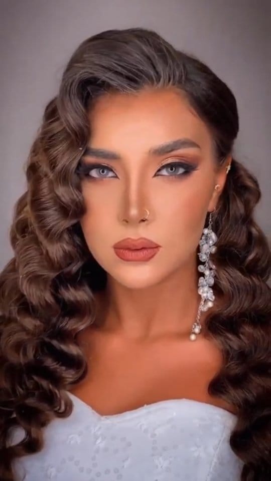 Post 2 by میکاپ و عروس سالن لیا(هولیا) Liya Salon on Instagram (video)
