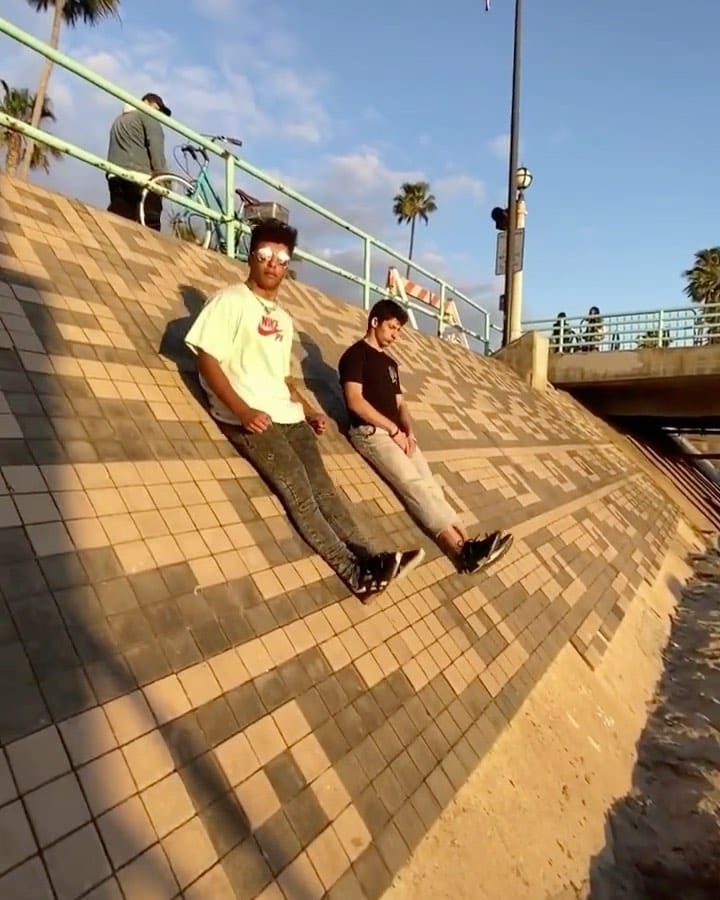 Post 3 by Awesome People on Instagram (video)