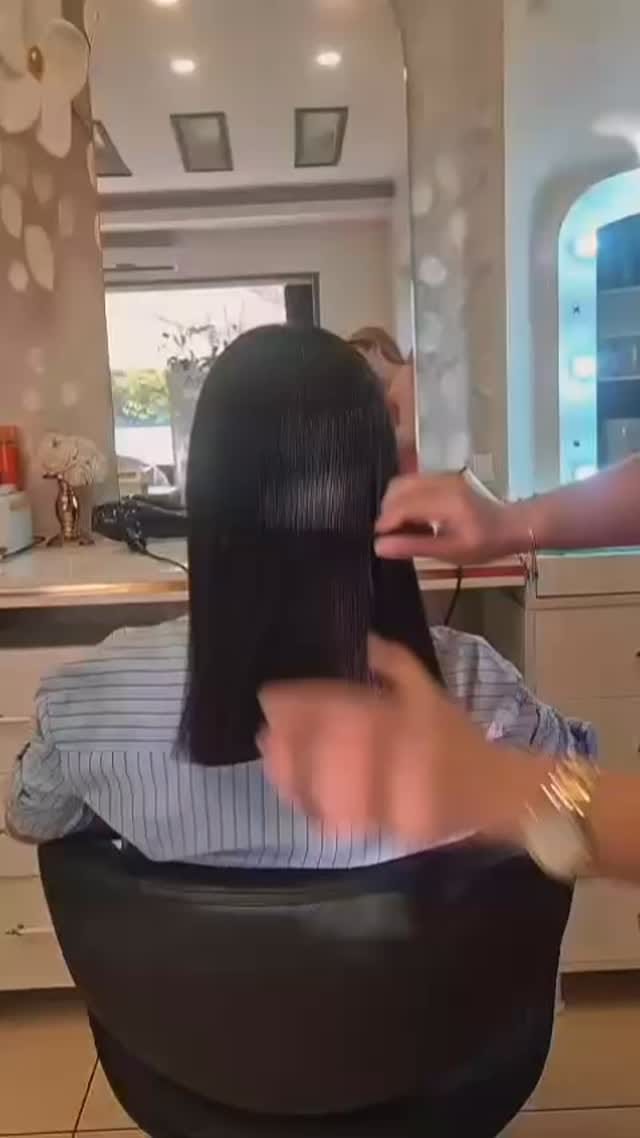 Post 6 by @gaziantep_ella_hairmakeup on Instagram (video)