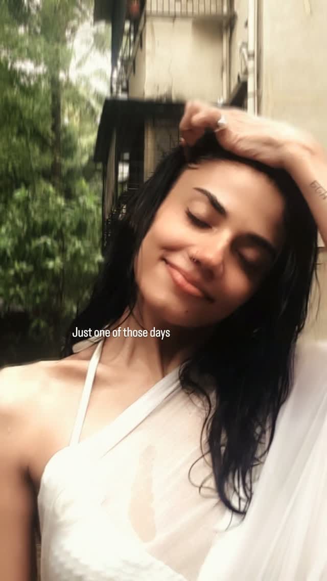 Post 4 by Meher (ਮੇਹਰ) on Instagram (video)