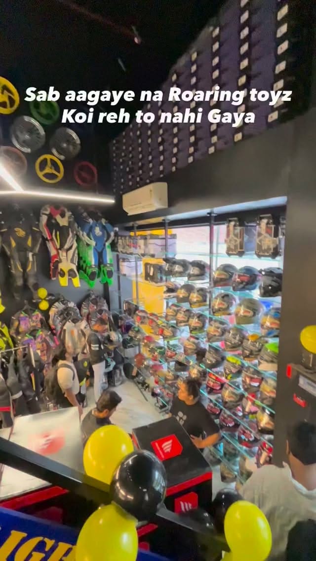 Post 6 by RoaringToyz33 on Instagram (video)
