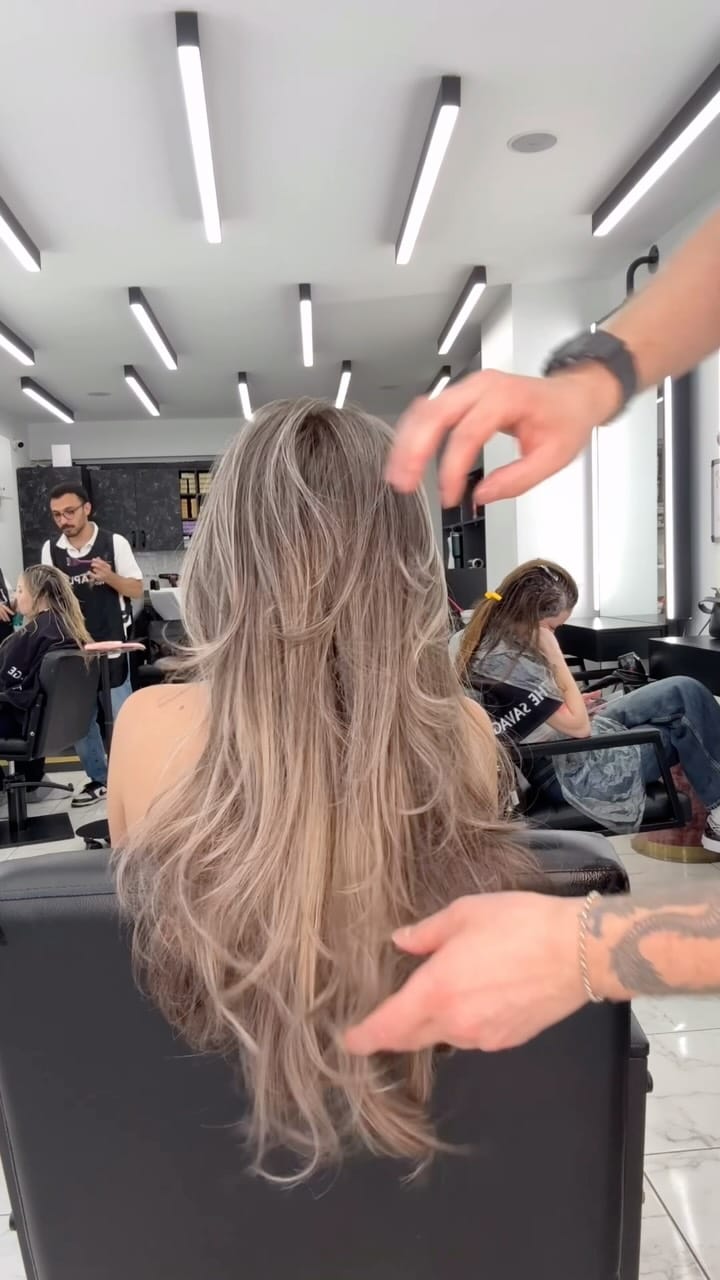 Post 5 by THE SAVAGE HAIR STUDIO on Instagram (video)
