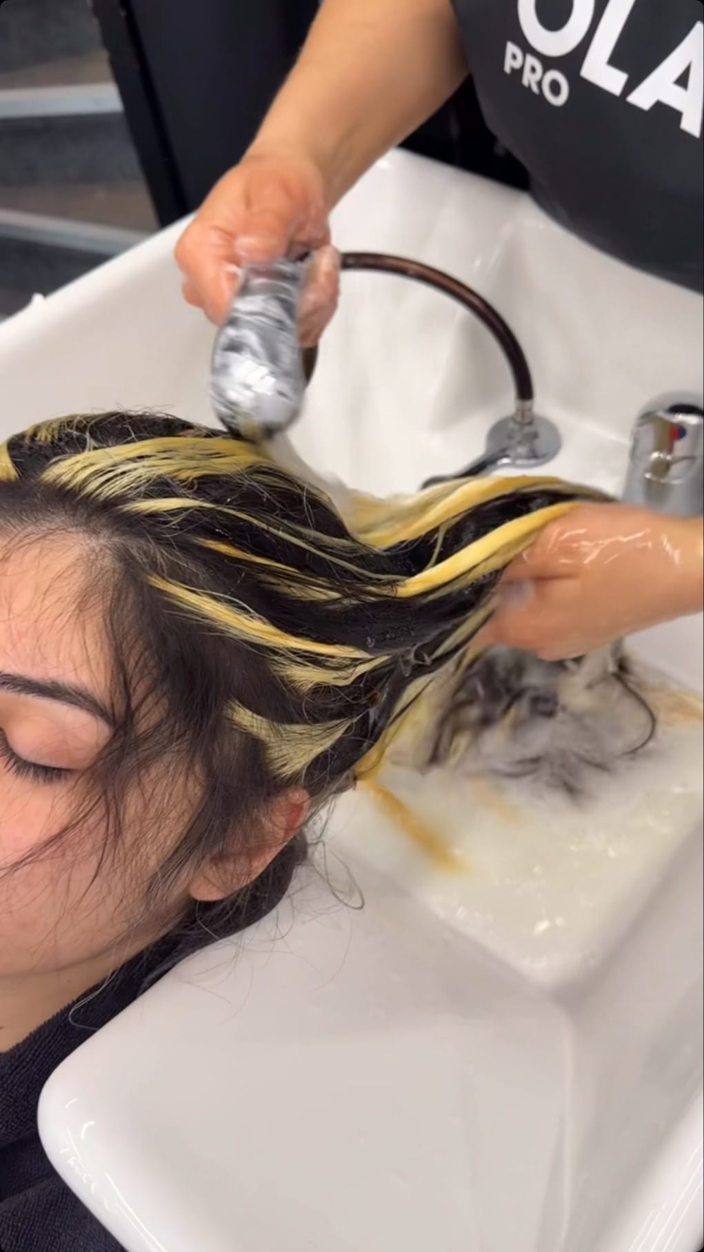 Post 7 by THE SAVAGE HAIR STUDIO on Instagram (video)
