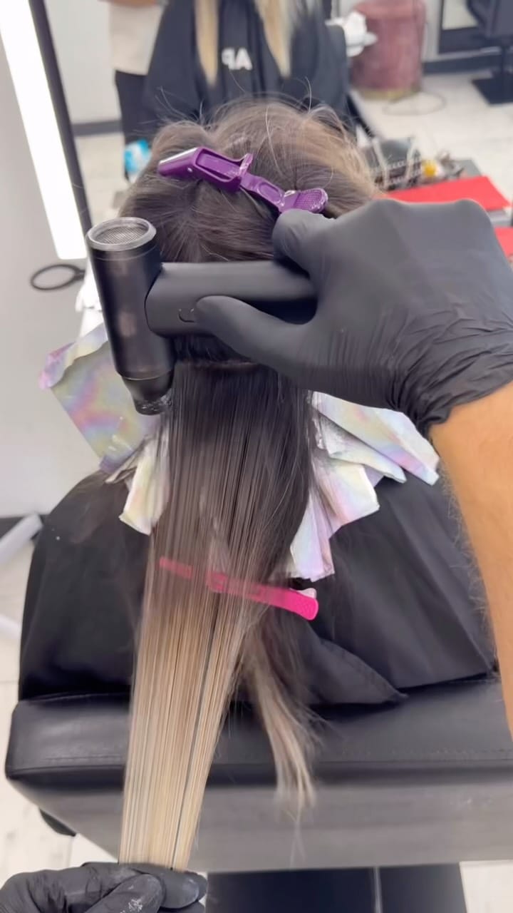 Post 6 by THE SAVAGE HAIR STUDIO on Instagram (video)