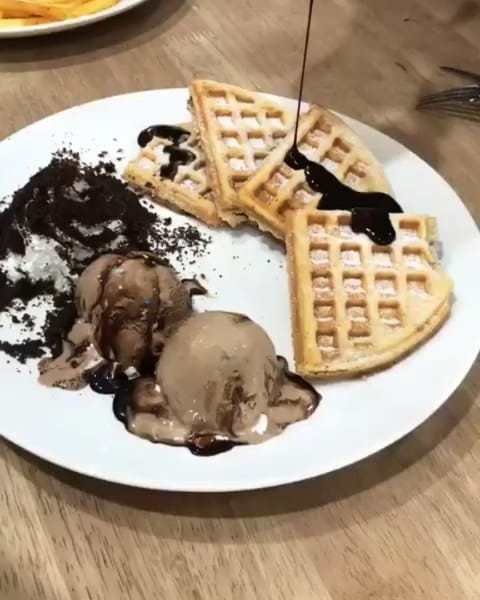Post 8 by Bharat On Plates on Instagram (video)