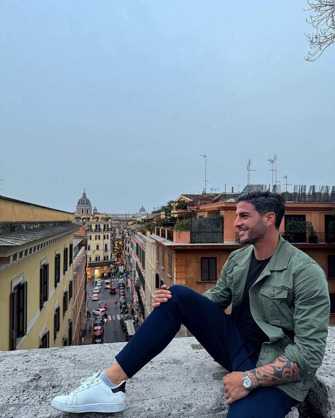 Post 10 by Mario Verona on Instagram (image)