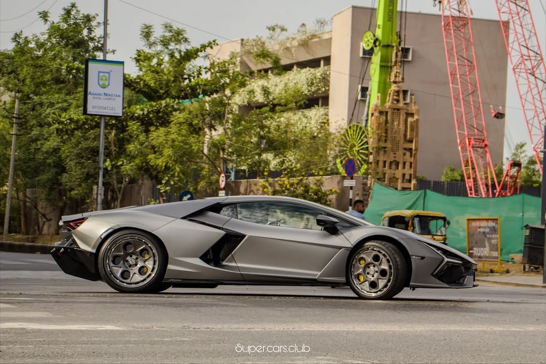 Post 8 by super.cars.club on Instagram (image)