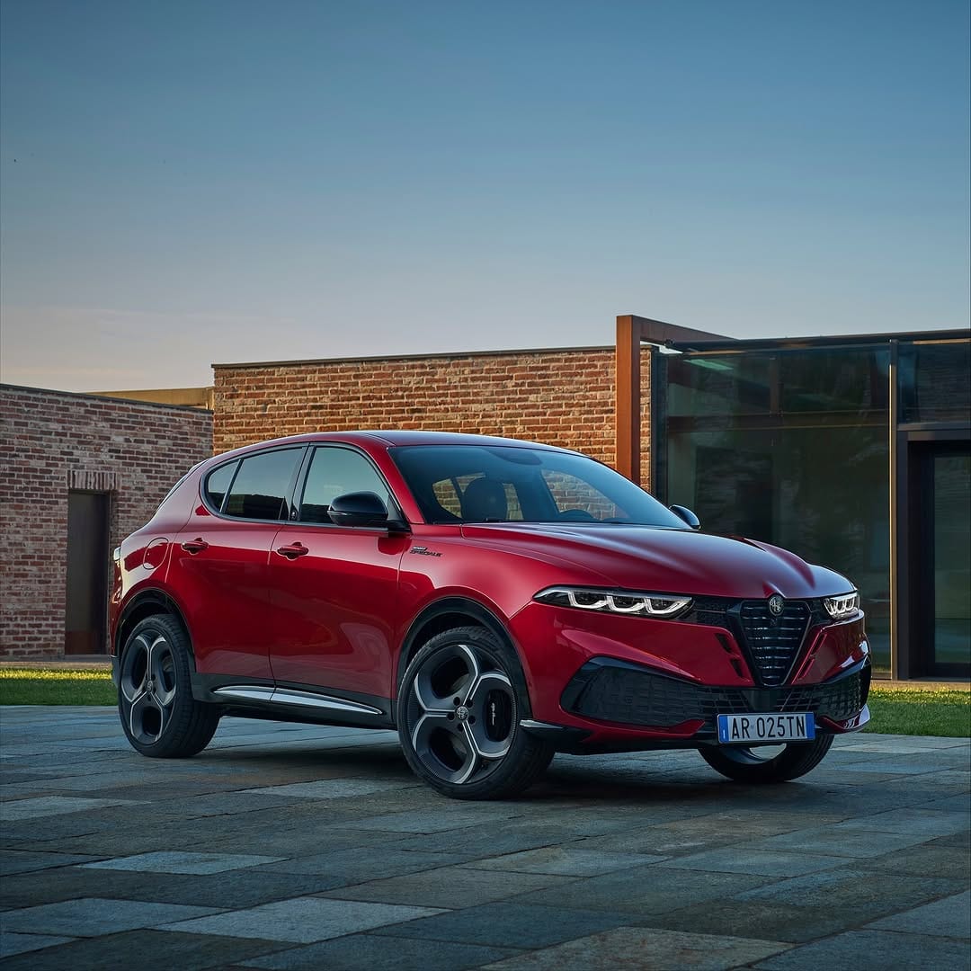 Post 5 by Alfa Romeo Sverige on Instagram (carousel)