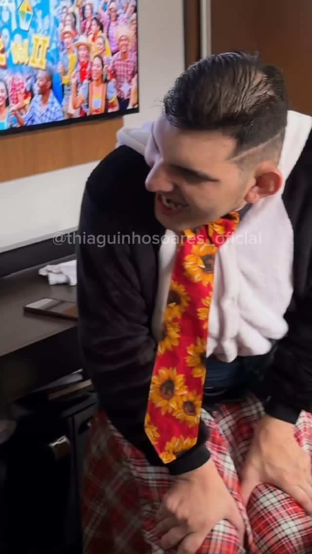 Post 2 by Thiaguinho Soares Oficial on Instagram (video)