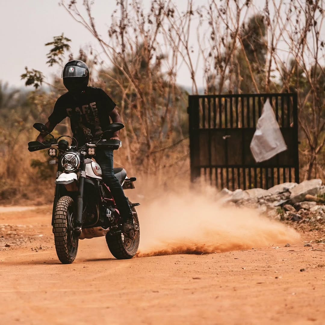 Post 10 by Rakesh Raj on Instagram (image)