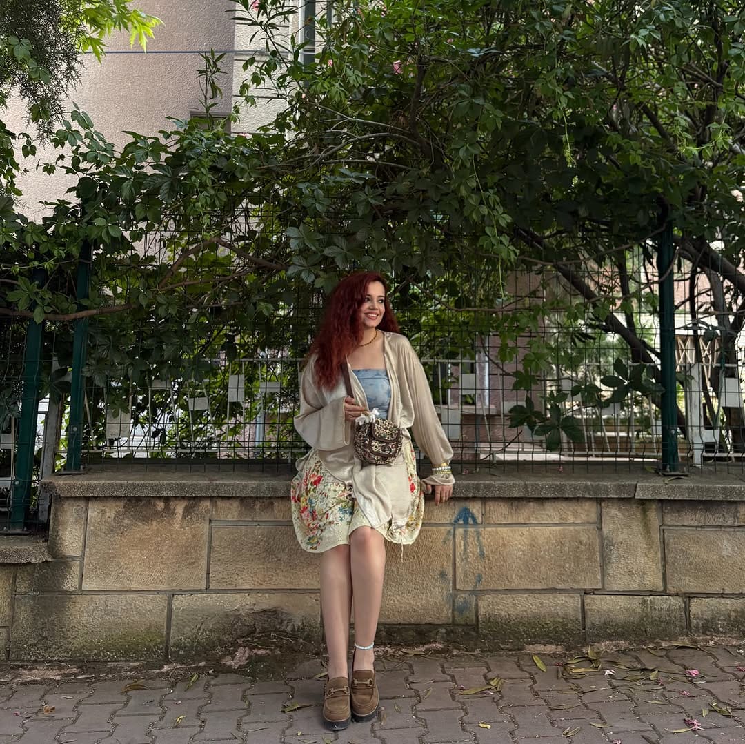 Post 6 by Kübra Nur A. on Instagram (carousel)