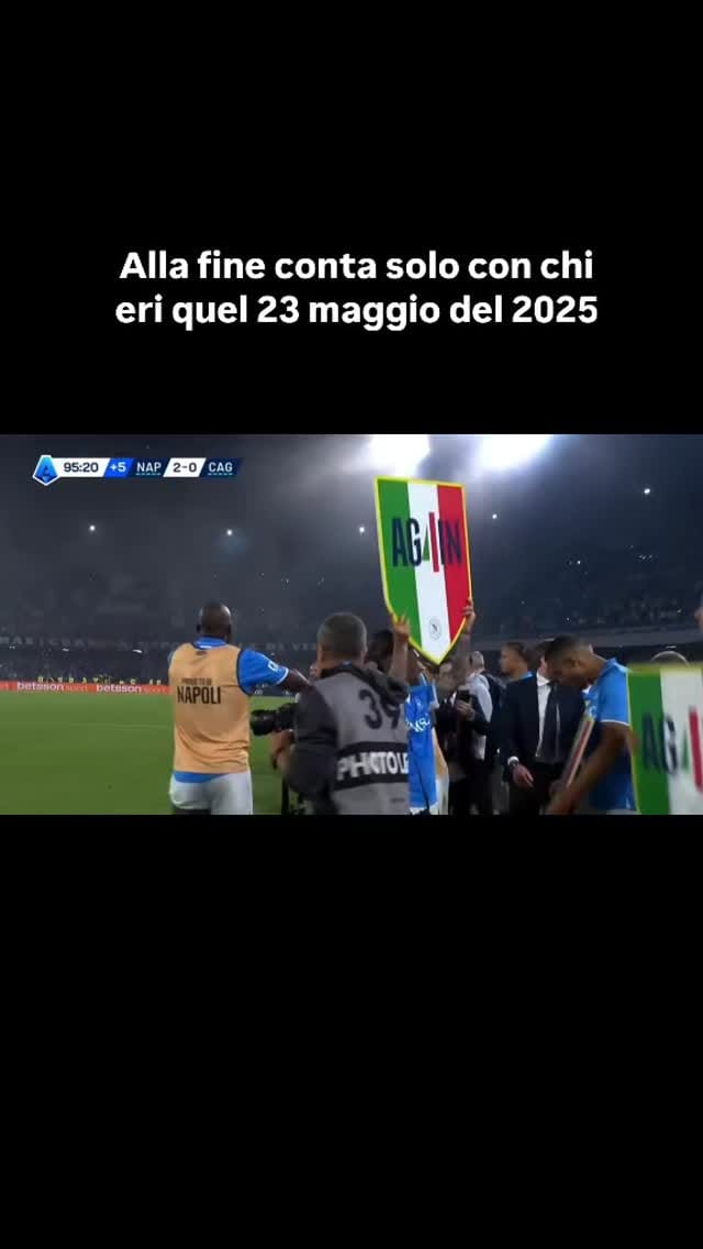 Post 8 by Napoli Smems on Instagram (video)