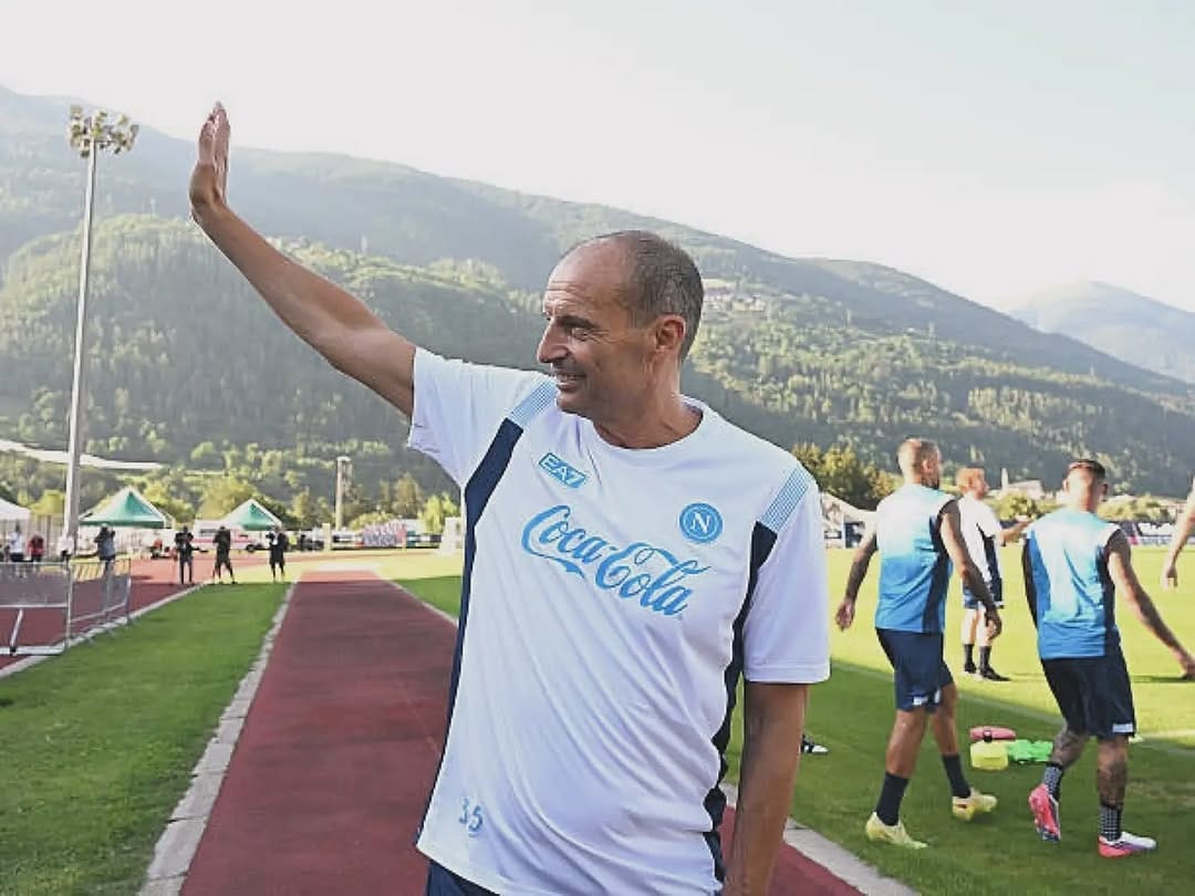Post 3 by Napoli Smems on Instagram (image)
