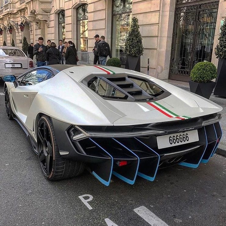 Post 10 by Cars From Around The World 🌍 on Instagram (image)