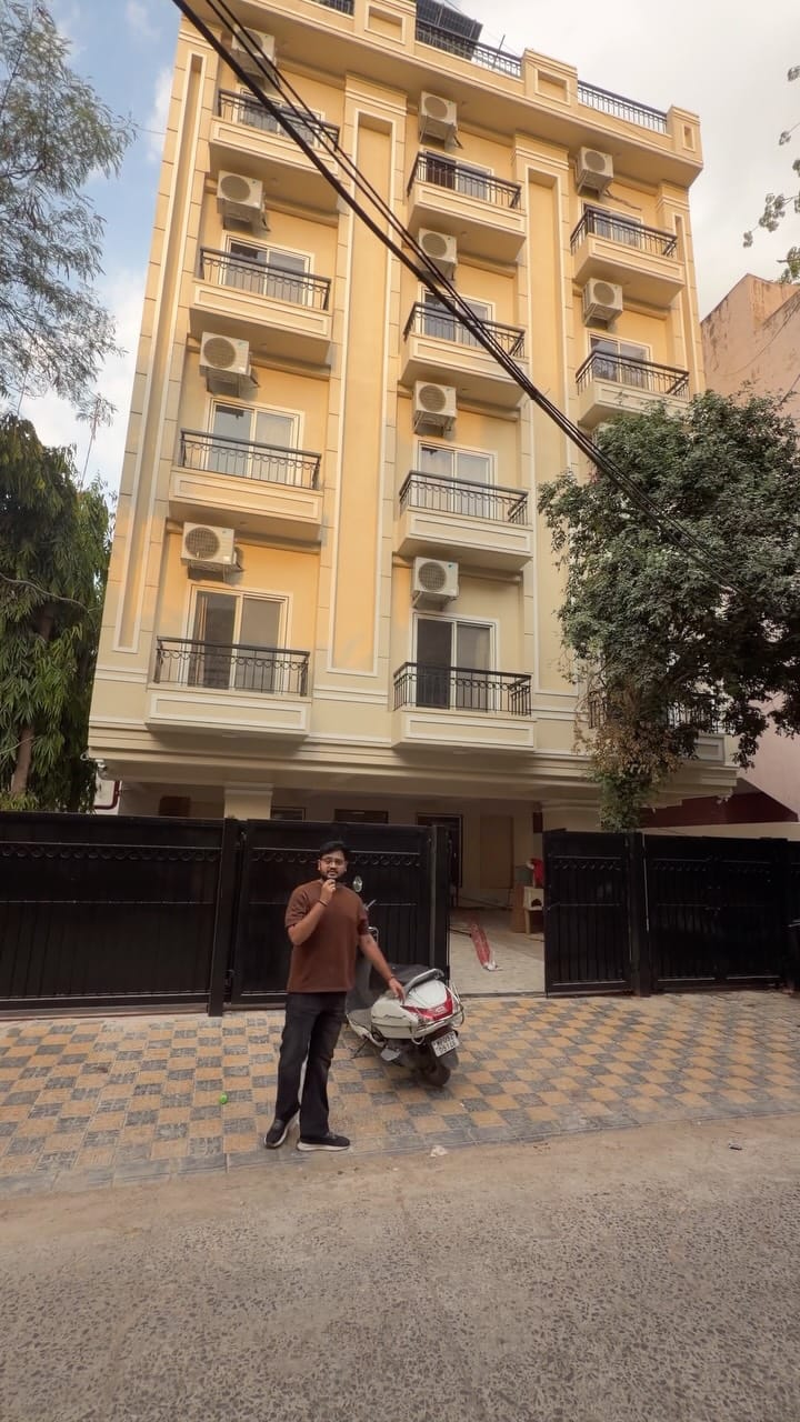 Post 9 by flat and flatmates(indore) on Instagram (video)