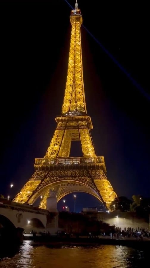 Post 7 by Cafueri Valentina on Instagram (video)