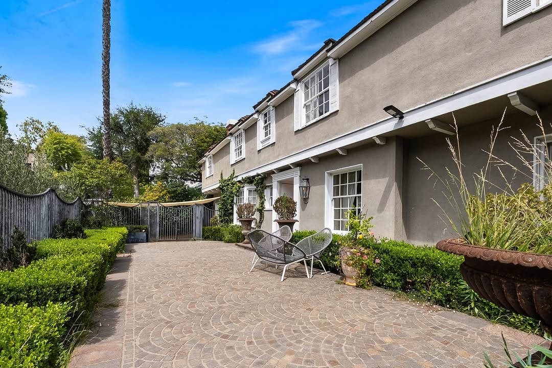 Post 10 by NEST SEEKERS BEVERLY HILLS on Instagram (carousel)