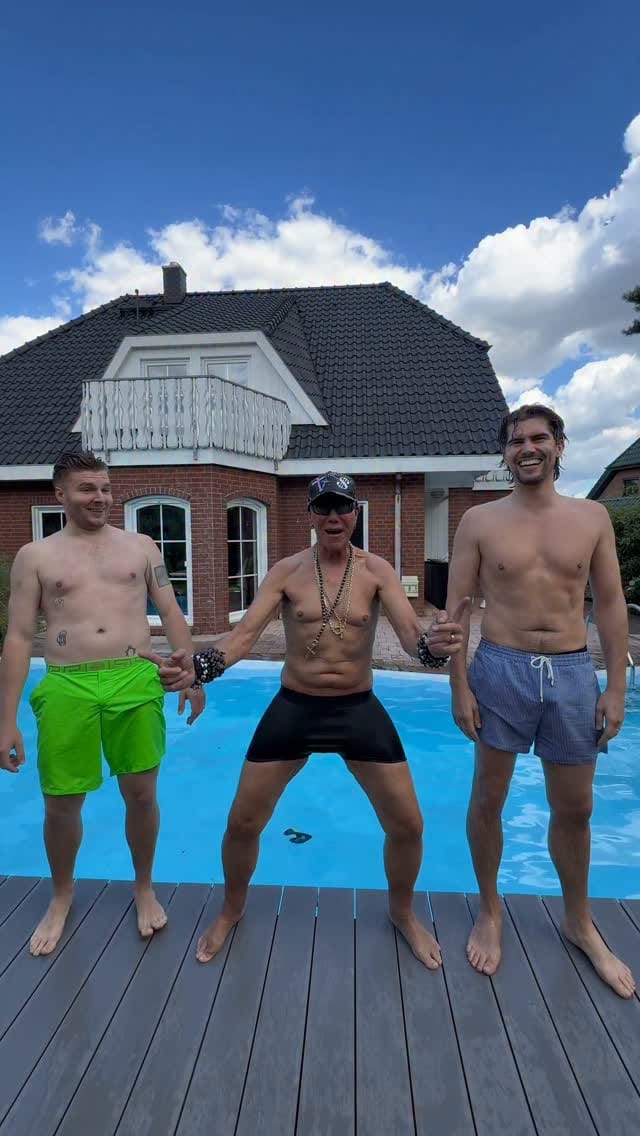 Post 5 by Max Herzberg on Instagram (video)