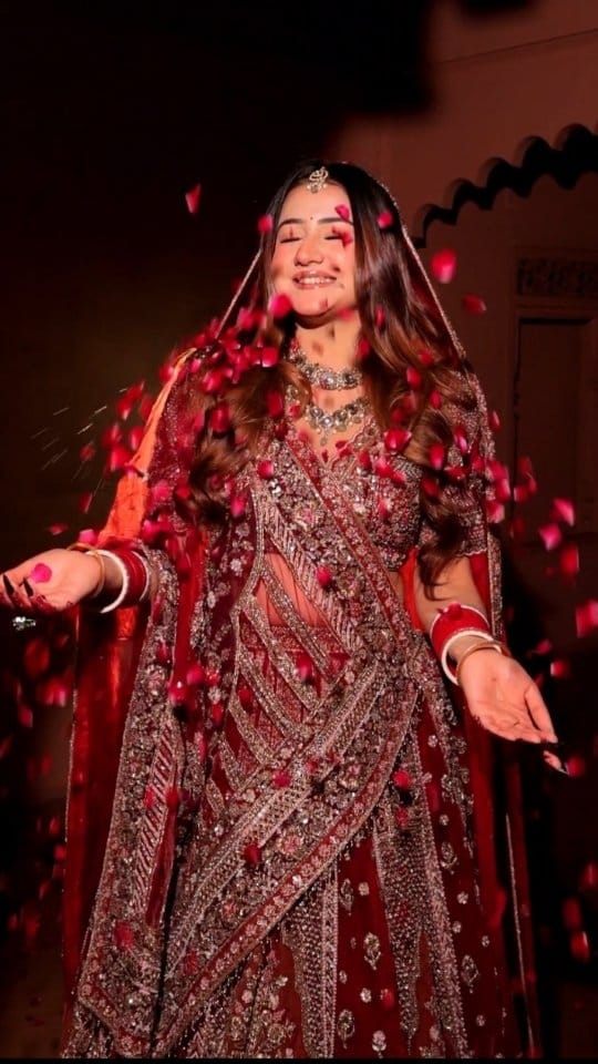 Post 8 by Suman | Makeup artist 🧿 on Instagram (video)