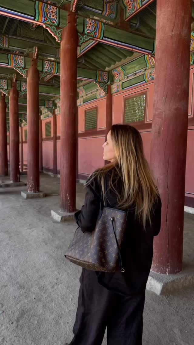 Post 2 by Melike Sani on Instagram (video)