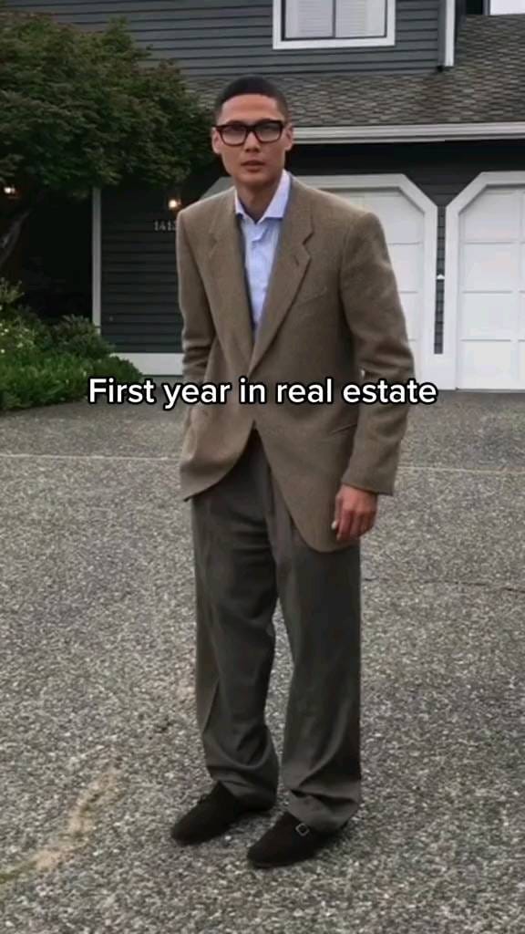 Post 4 by Adrian realestate agent in Albania on Instagram (video)