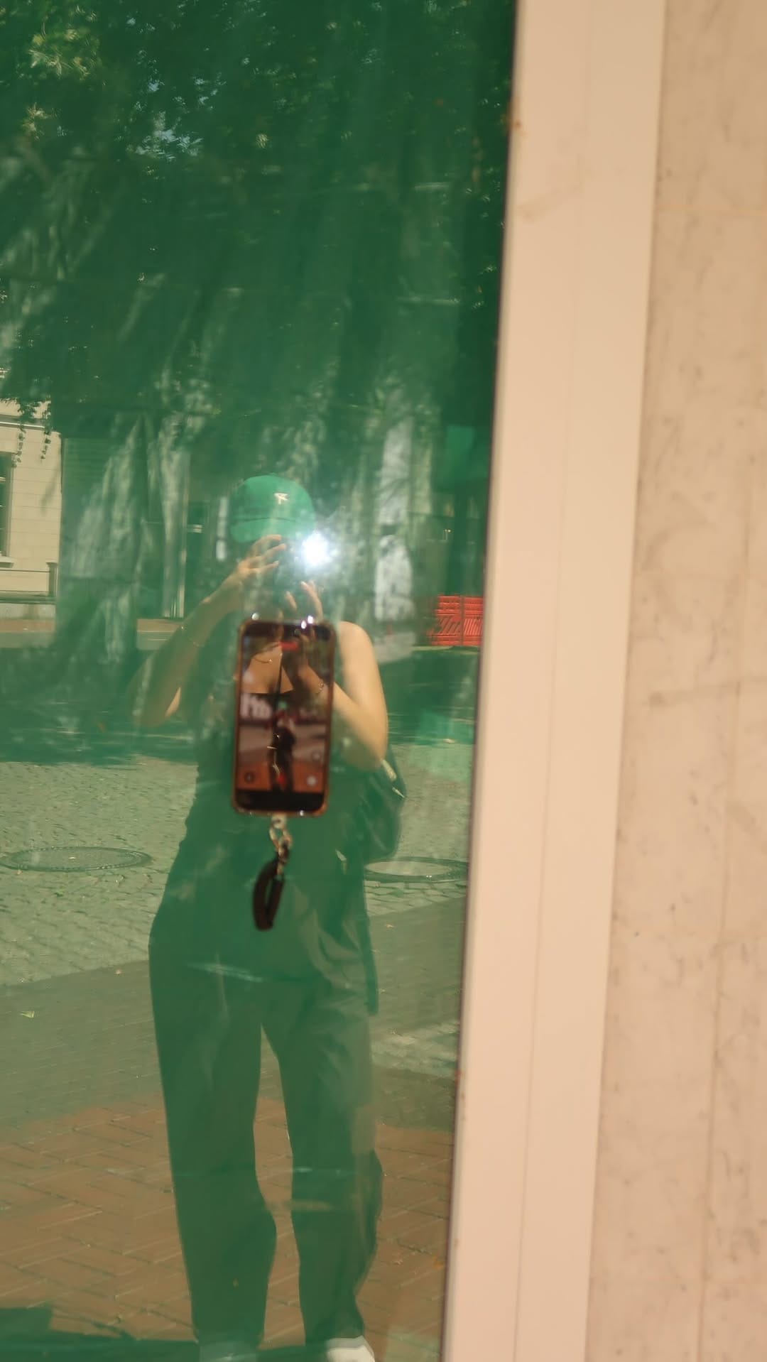 Post 9 by Almina Düzgün on Instagram (video)