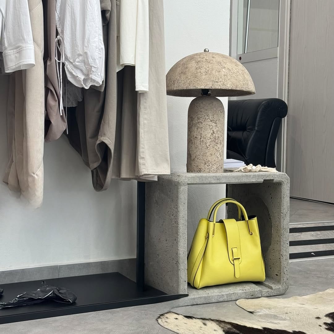 Post 5 by De Wan Milano S.r.l. on Instagram (image)