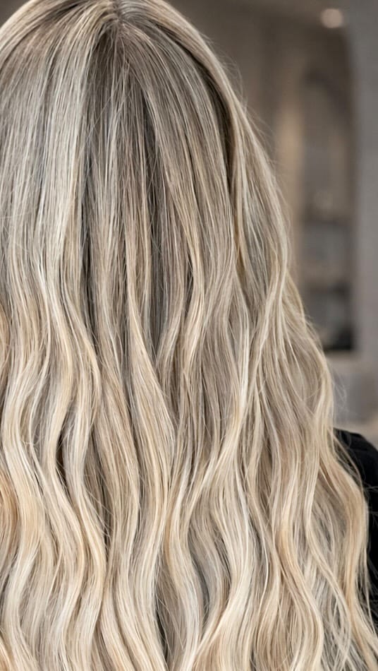 Post 4 by Mattia Flora | Blonde Specialist on Instagram (video)