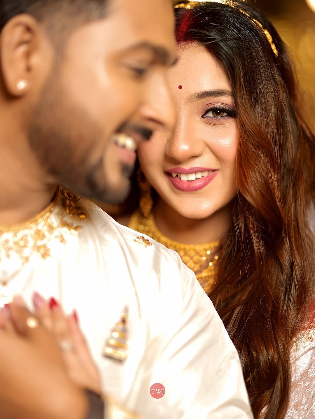 Post 8 by Suranjan Das | Bridal Makeup Artist | Kolkata on Instagram (carousel)